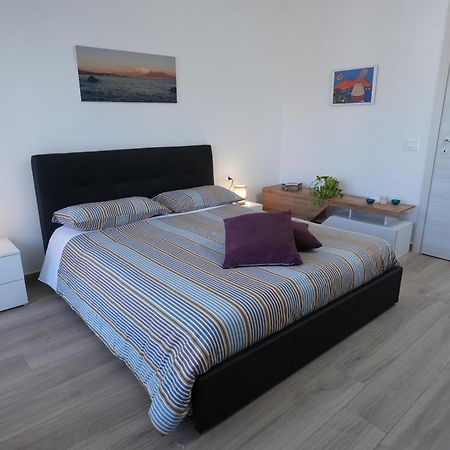Panorama Vesuvius Affittacamere Guesthouse With Lift Near To Subway In Napoli Center Luaran gambar