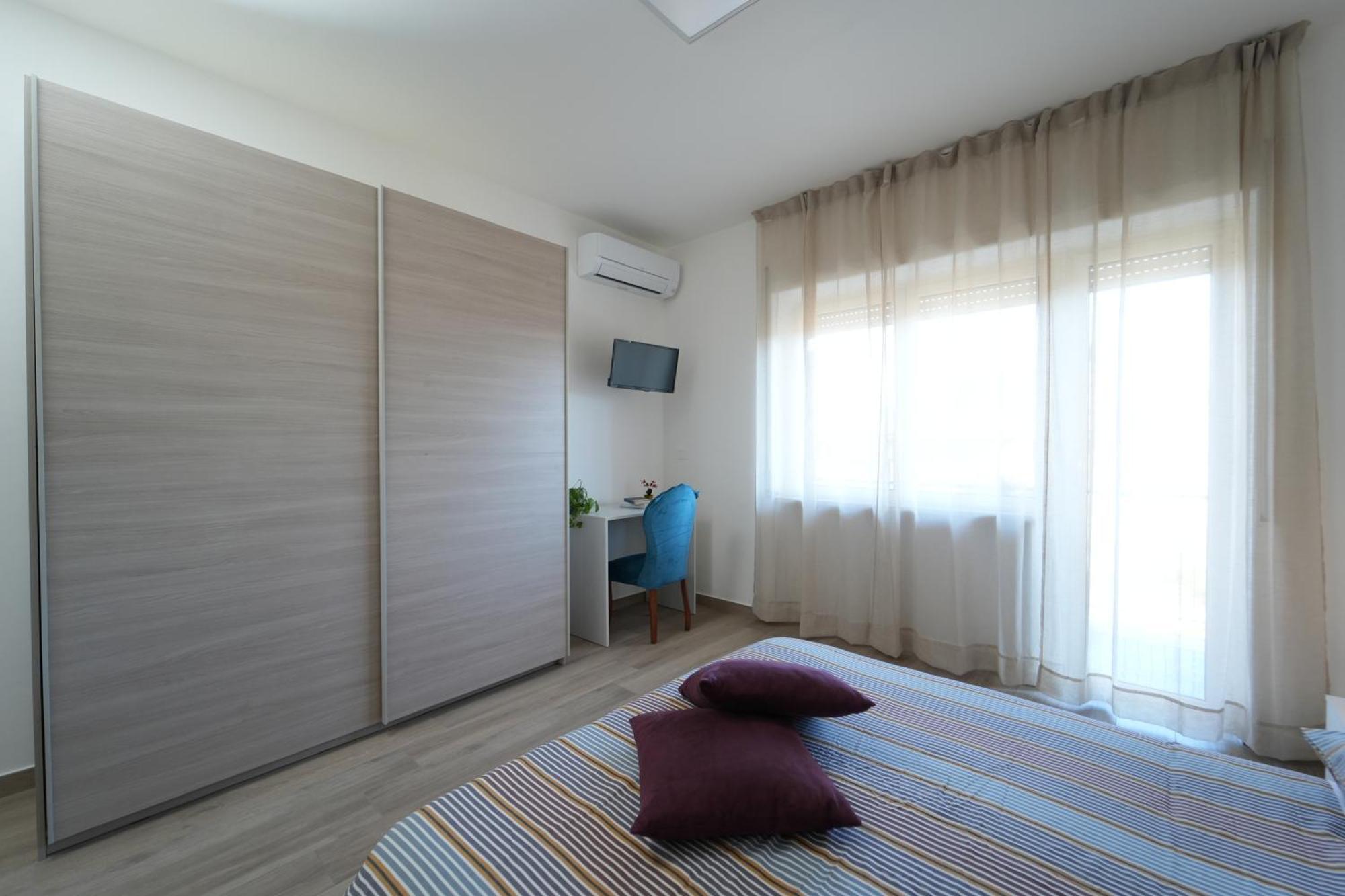 Panorama Vesuvius Affittacamere Guesthouse With Lift Near To Subway In Napoli Center Luaran gambar