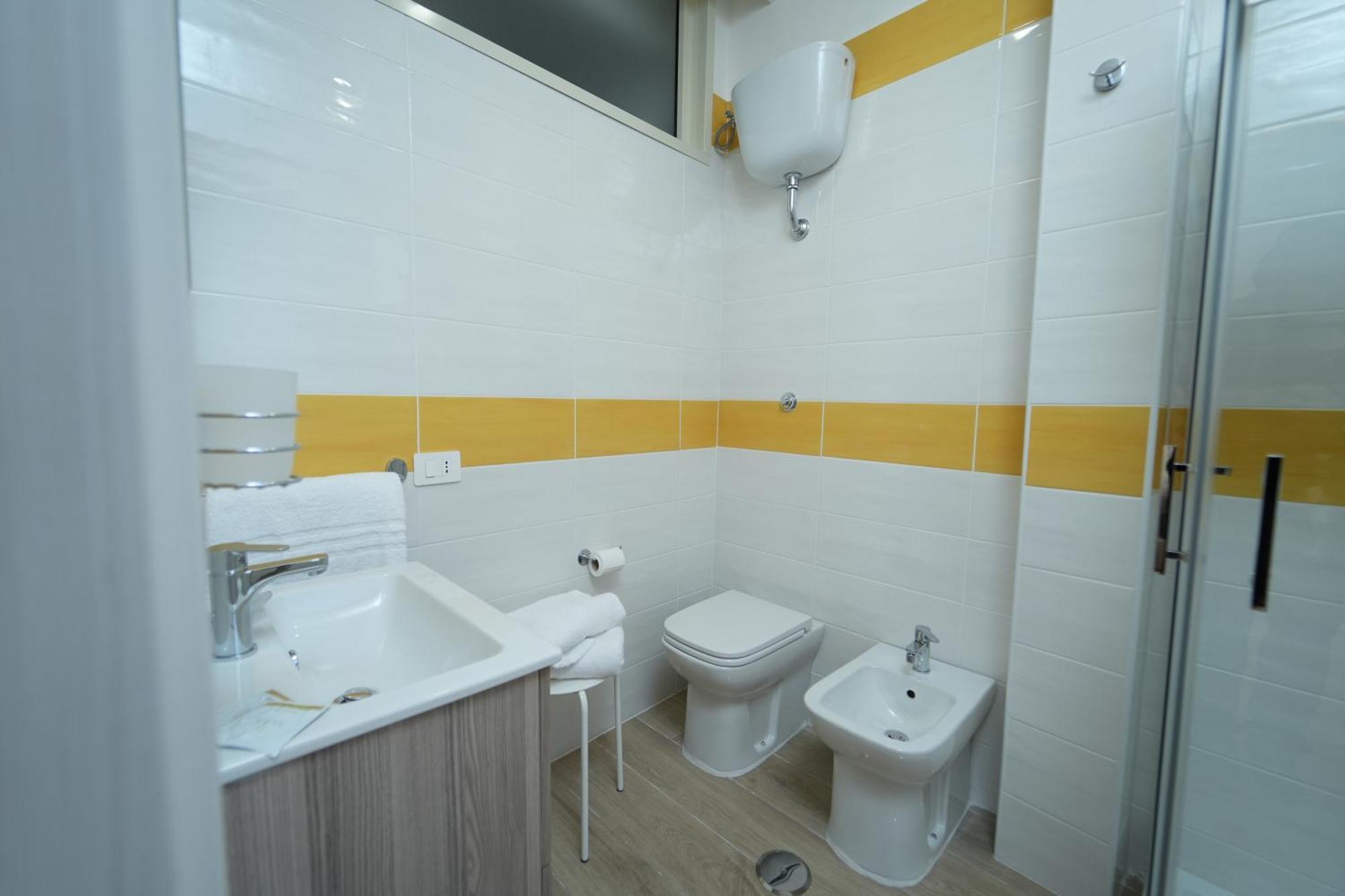 Panorama Vesuvius Affittacamere Guesthouse With Lift Near To Subway In Napoli Center Luaran gambar