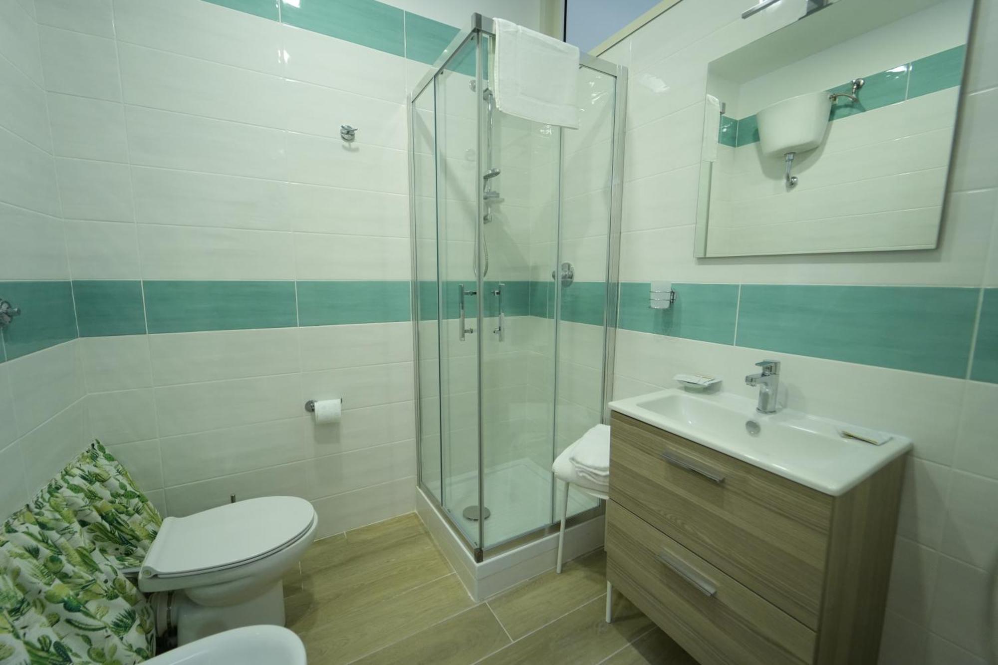 Panorama Vesuvius Affittacamere Guesthouse With Lift Near To Subway In Napoli Center Luaran gambar
