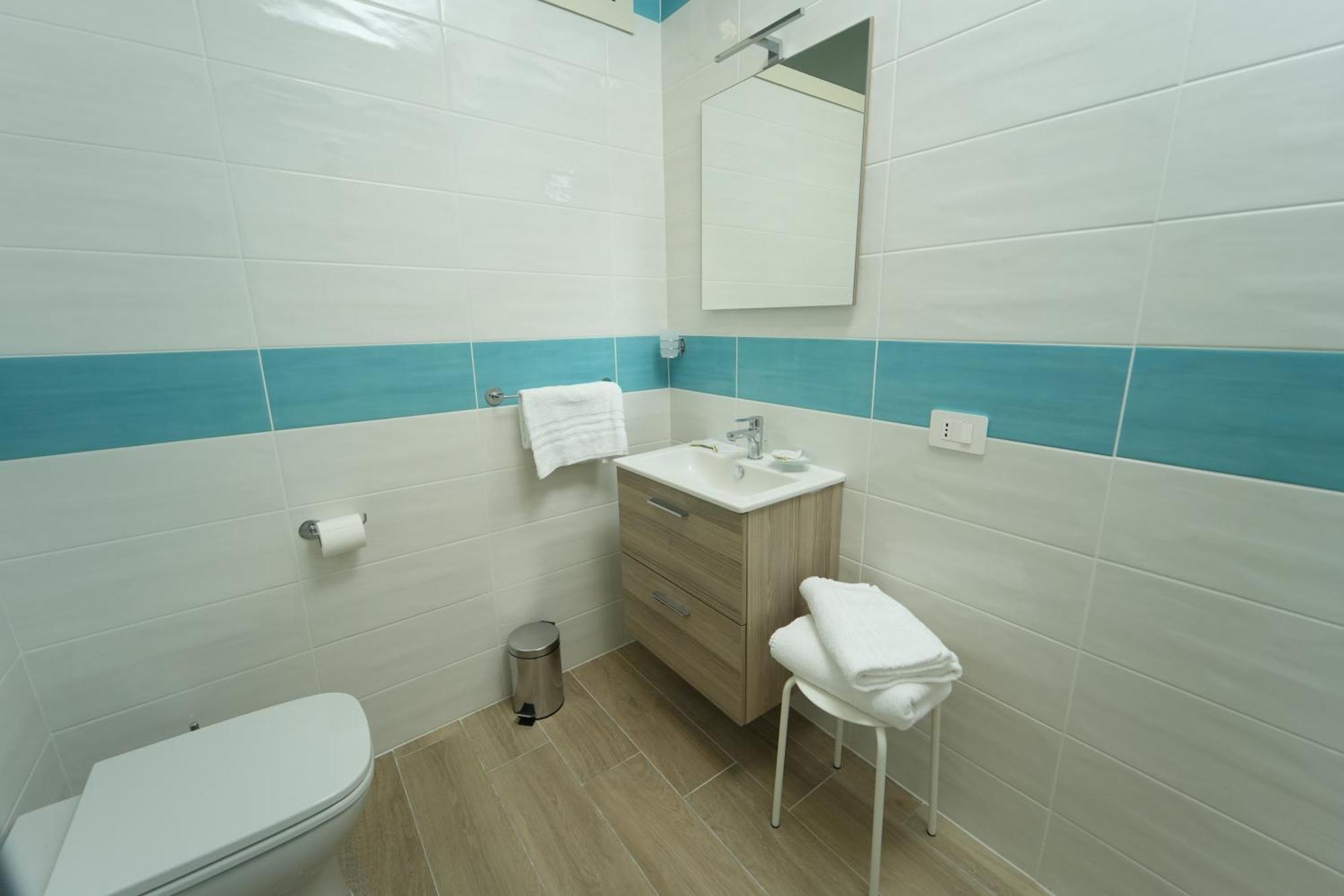 Panorama Vesuvius Affittacamere Guesthouse With Lift Near To Subway In Napoli Center Luaran gambar